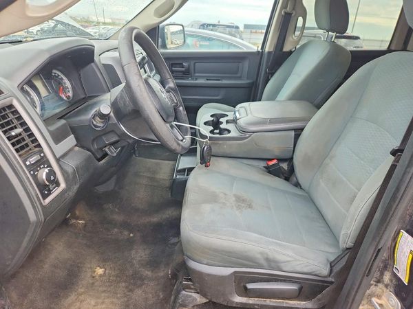 2017 RAM 1500 ST CREW CAB 4X4