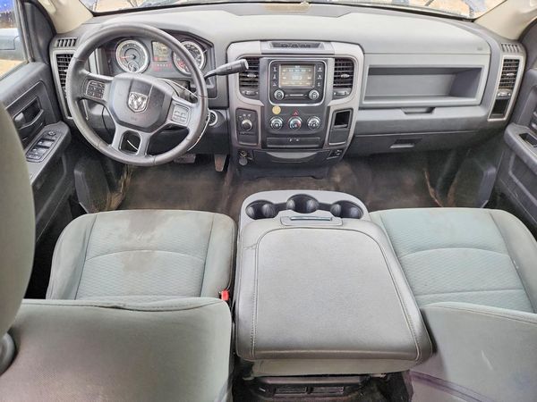 2017 RAM 1500 ST CREW CAB 4X4