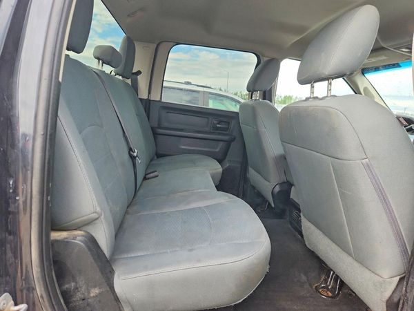 2017 RAM 1500 ST CREW CAB 4X4