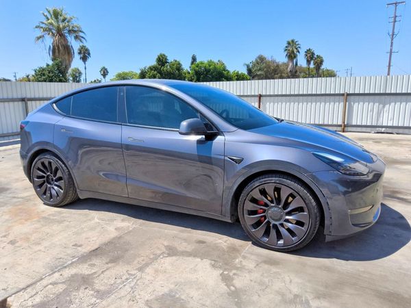 2021 TESLA MODEL Y — Passenger 3/4