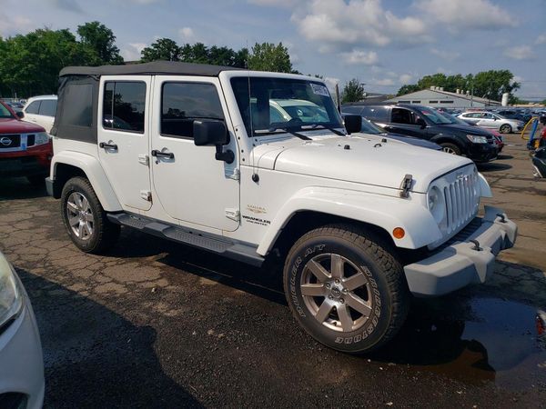 2015 JEEP WRANGLER UNLIMITED SAHARA 4X4