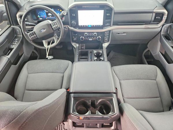 2025 FORD F150 XLT