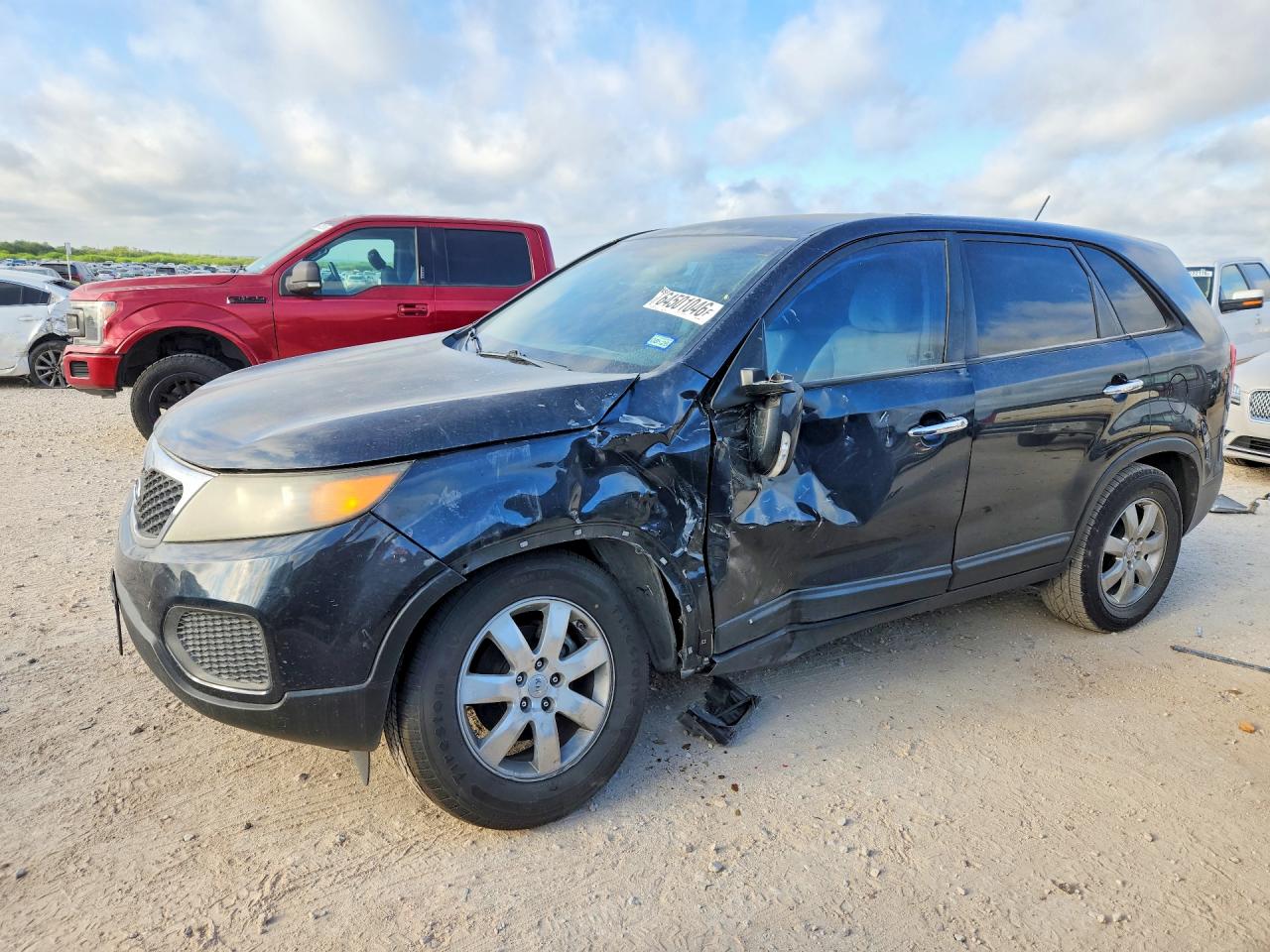 2013 KIA SORENTO Base / LX