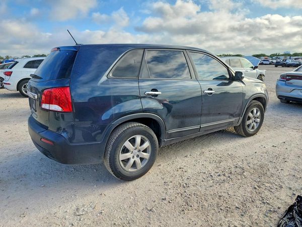 2013 KIA SORENTO Base / LX