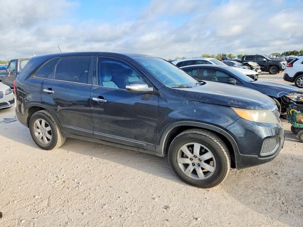 2013 KIA SORENTO Base / LX