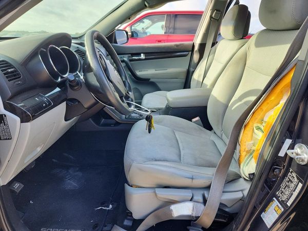 2013 KIA SORENTO Base / LX