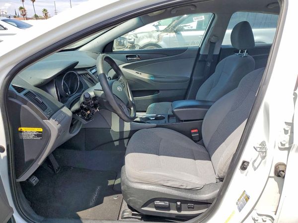 2014 HYUNDAI SONATA GLS/ GLS Popular