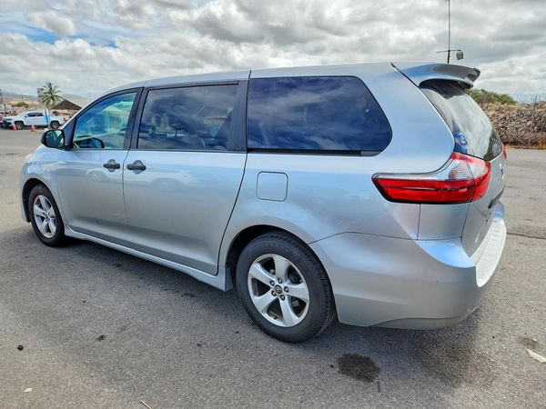 2020 TOYOTA SIENNA D grade