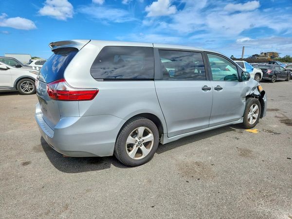 2020 TOYOTA SIENNA D grade