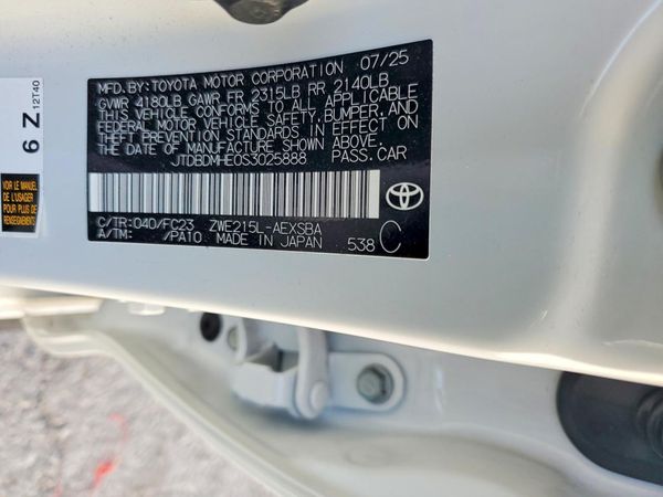 2025 TOYOTA COROLLA LE, SE