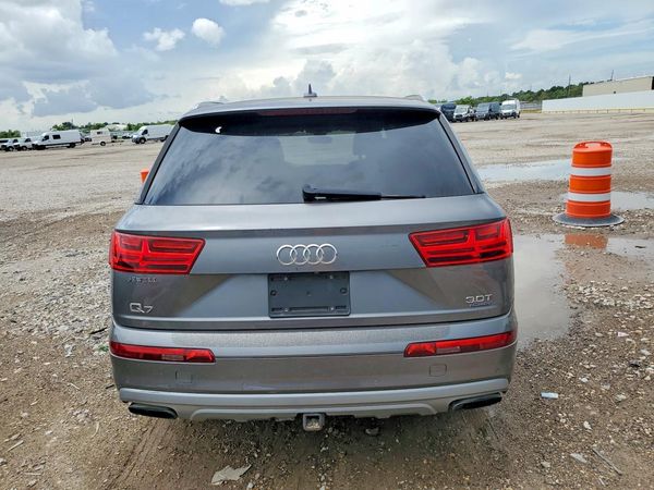 2017 AUDI Q7 quattro Premium Plus