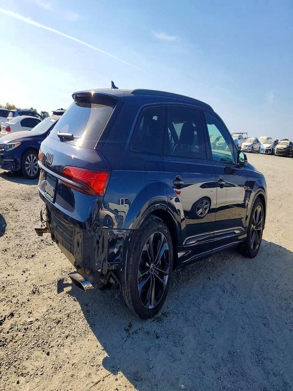 2025 AUDI Q7 quattro Prestige