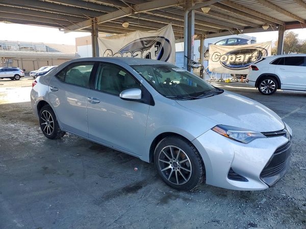 2018 TOYOTA COROLLA