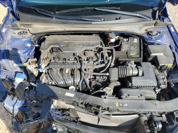 2025 HYUNDAI ELANTRA Limited — Engine bay