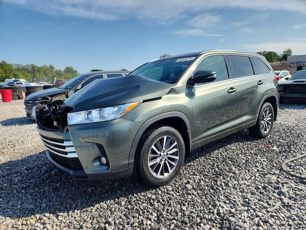 2017 TOYOTA HIGHLANDER