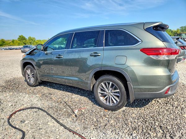 2017 TOYOTA HIGHLANDER SE/XLE