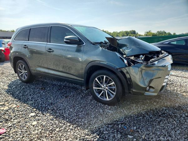 2017 TOYOTA HIGHLANDER SE/XLE
