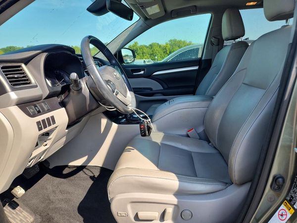 2017 TOYOTA HIGHLANDER SE/XLE