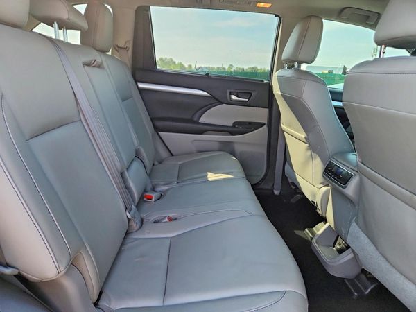 2017 TOYOTA HIGHLANDER SE/XLE