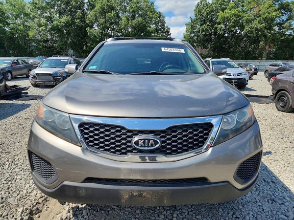 2013 KIA SORENTO Base / LX