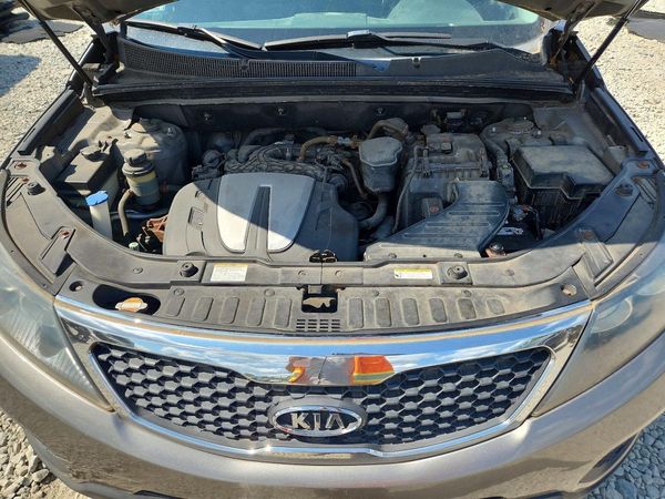 2013 KIA SORENTO Base / LX