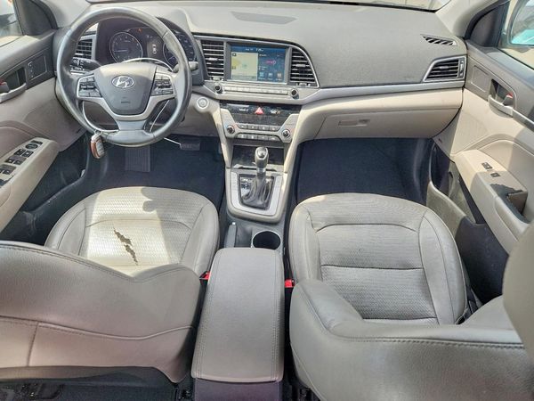 2017 HYUNDAI ELANTRA