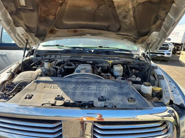 2018 RAM 3500 SLT — Engine bay