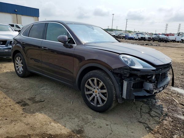 2019 PORSCHE CAYENNE