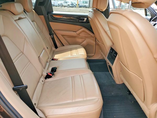 2019 PORSCHE CAYENNE