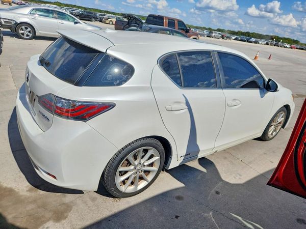 2013 LEXUS CT 200h