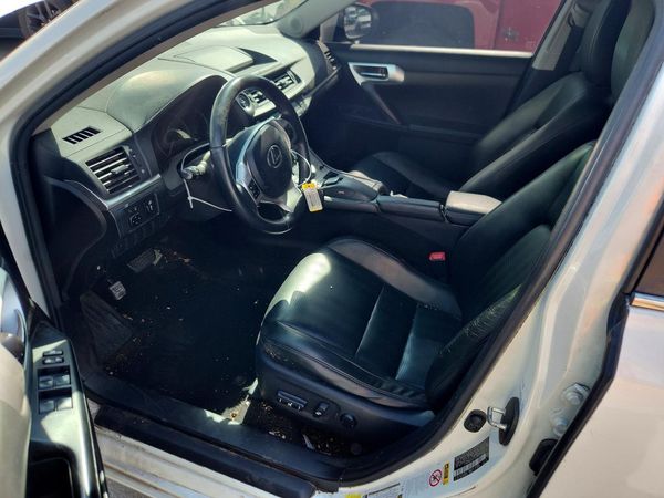 2013 LEXUS CT 200h