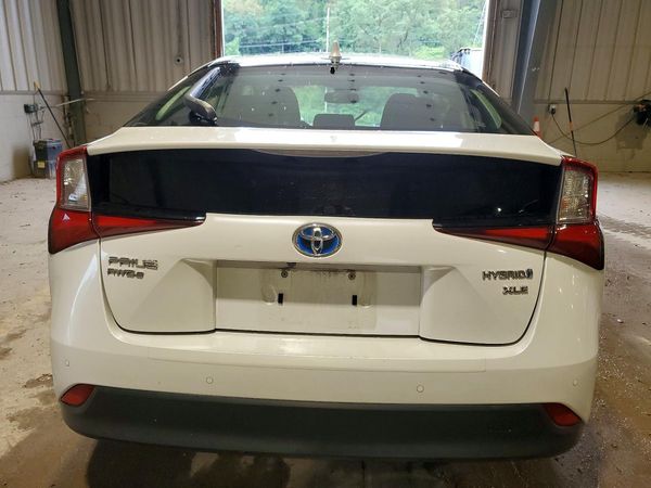 2021 TOYOTA PRIUS