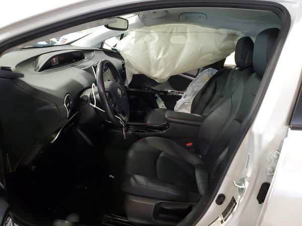 2021 TOYOTA PRIUS