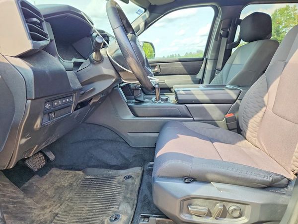 2025 TOYOTA TUNDRA SR5