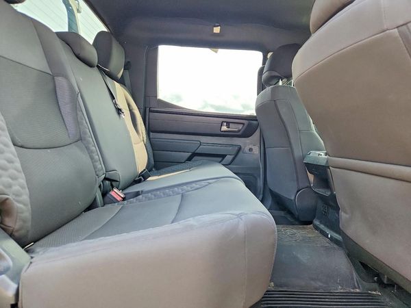 2025 TOYOTA TUNDRA SR5