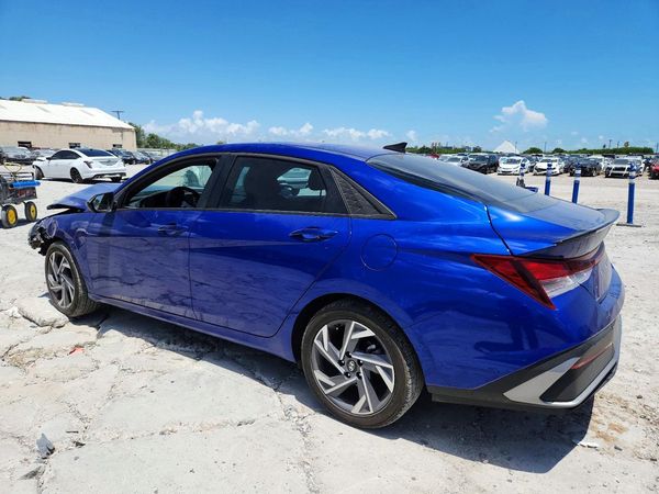 2025 HYUNDAI ELANTRA