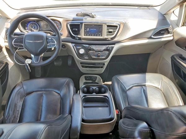 2021 CHRYSLER VOYAGER LXI