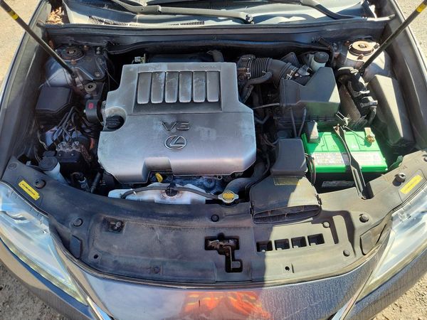 2014 LEXUS ES 350 — Engine bay