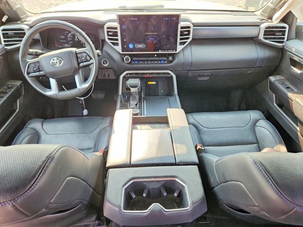 2023 TOYOTA TUNDRA Platinum