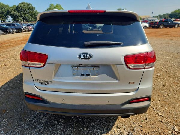 2017 KIA SORENTO L, LX