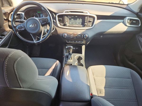 2017 KIA SORENTO L, LX