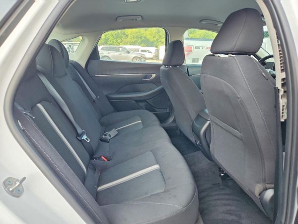 2025 HYUNDAI SONATA SE