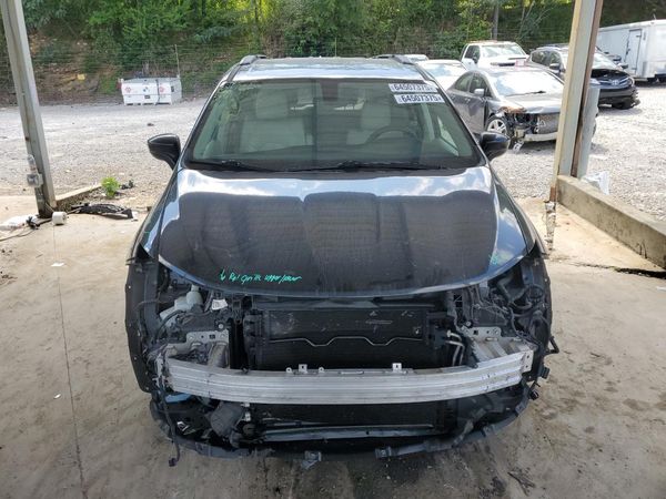2021 CHRYSLER VOYAGER