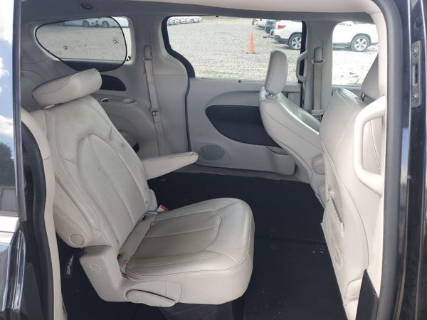 2021 CHRYSLER VOYAGER