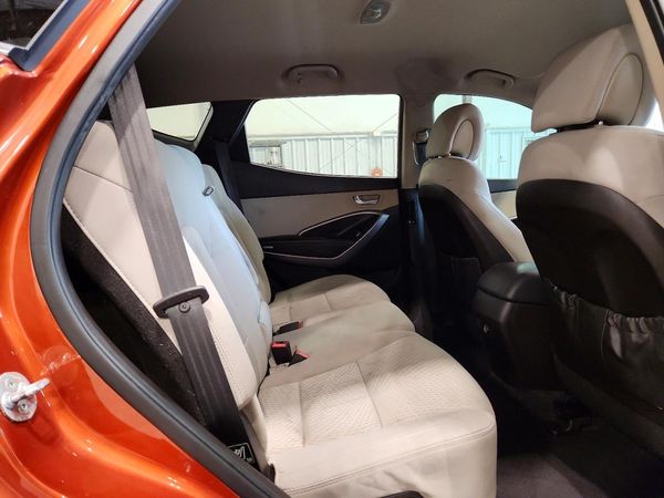 2016 HYUNDAI SANTA FE Base