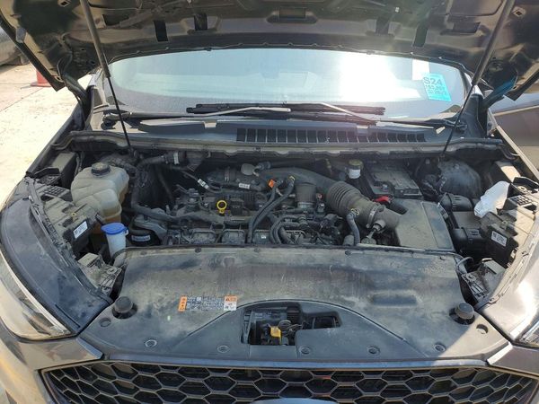 2022 FORD EDGE SEL — Engine bay