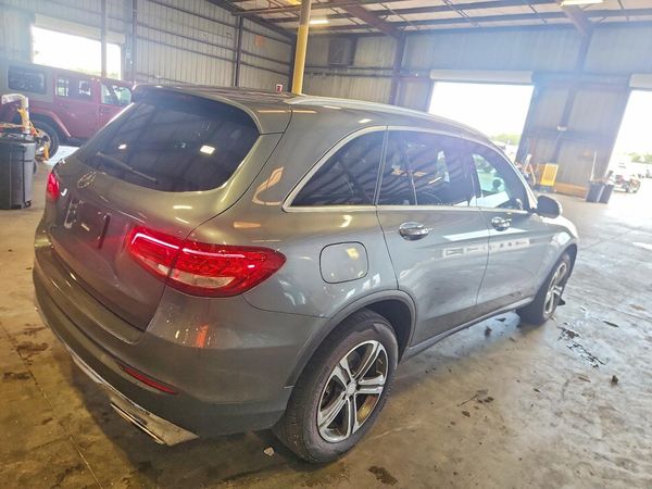2016 MERCEDES-BENZ GLC