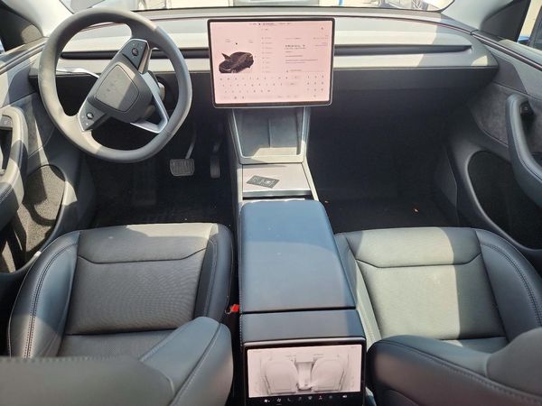 2026 TESLA MODEL Y