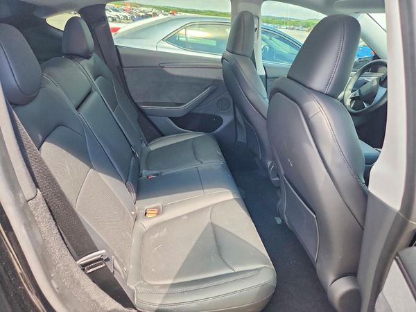 2026 TESLA MODEL Y