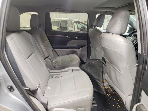 2015 TOYOTA HIGHLANDER